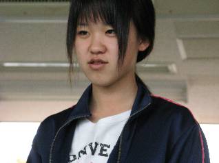 ���q�E�����E��