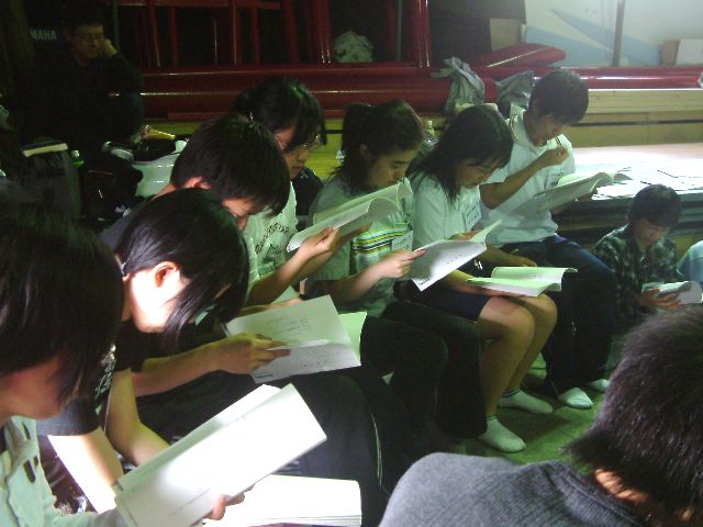 �l��΂��Ō����ɂ߂�