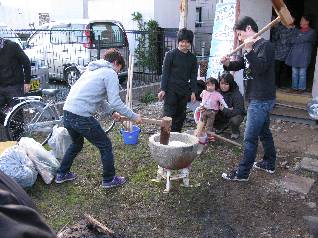 ���i����ƌÖ؂���R���r�ł��B