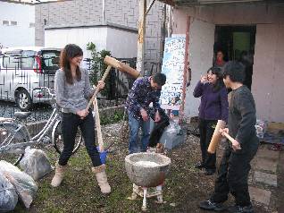 �q�q����ƍk�삳��̃R���r�B